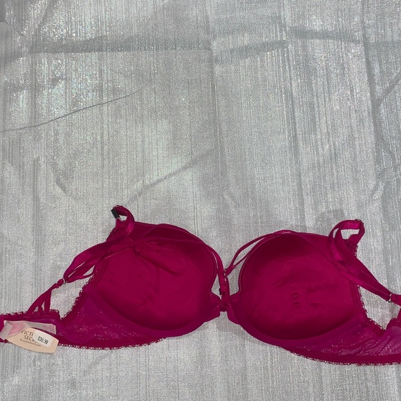 NWT Magenta Victoria’s Secret Bra - Picture 4 of 4